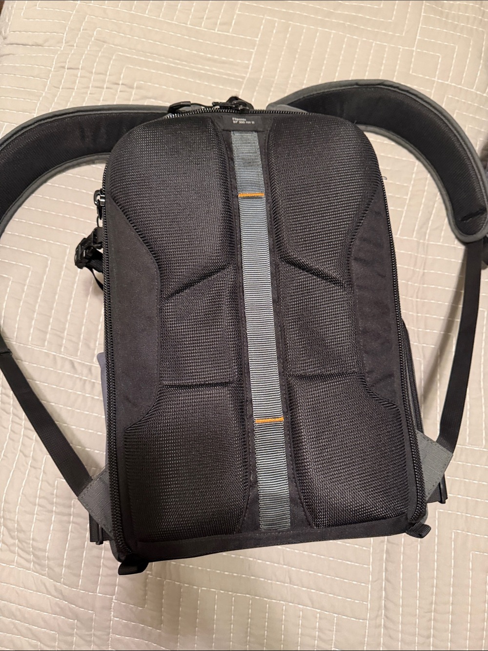 Lowepro - Flipside BP 300 AW III Camera Backpack Like New - Picture 13 of 16